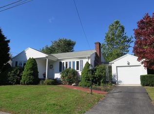 27 Hilltop Rd, Dartmouth, MA 02747