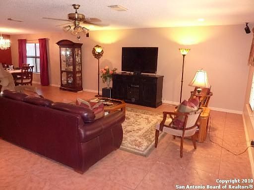 4th image of 10119 Cedarvale Dr