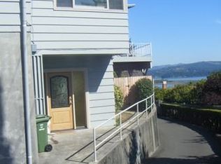 1212 N 10th St APT B, Coos Bay, OR