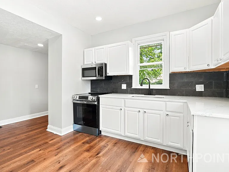 578 Stewart Ave — Photo 5