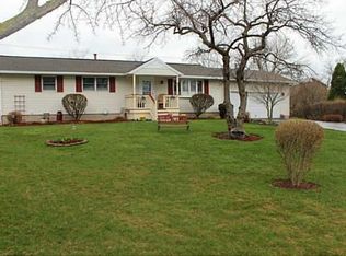 63 Manordale Ln, Rochester, NY 14623