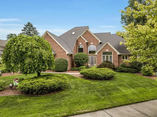 2901 Nickelby Dr, Shelby Township, MI 48316