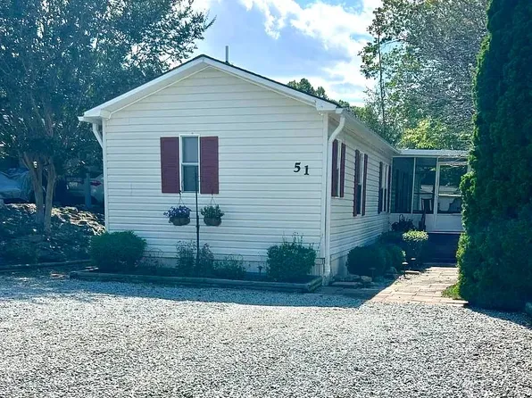 51 Petunia Dr, Hendersonville, NC 28792