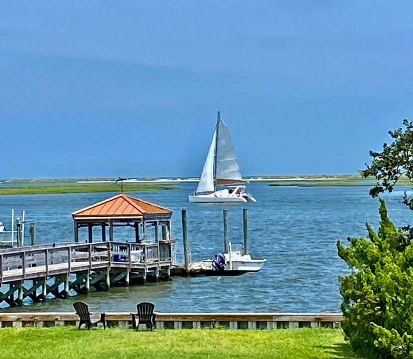 Perfect views of passing vessels. John's Creek, Masonboro Island and the Atlantic Ocean.