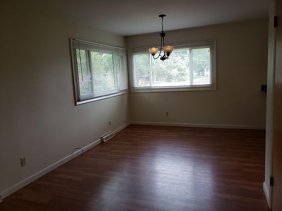 5th image of 920 Burlington Ave #House