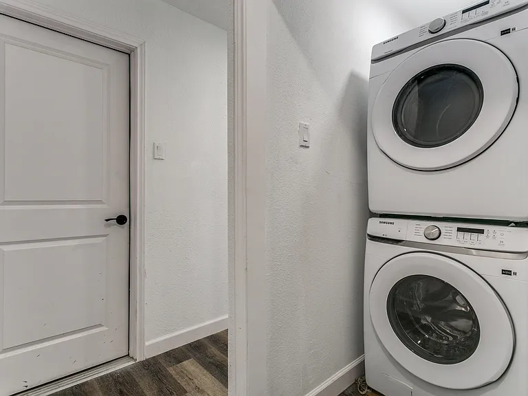 1535 Carnation Dr — Photo 22