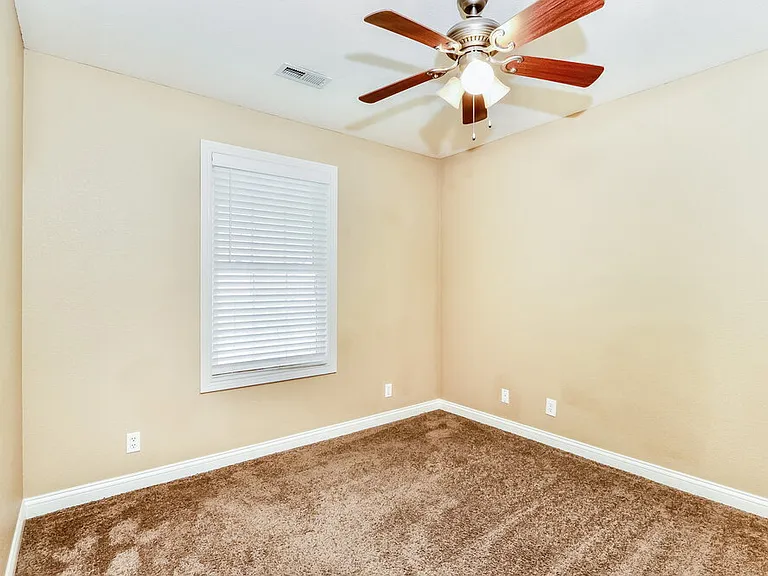 1044 Avondale Ct — Photo 12