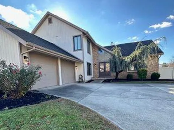 51 Greenleigh Dr, Sewell, NJ 08080