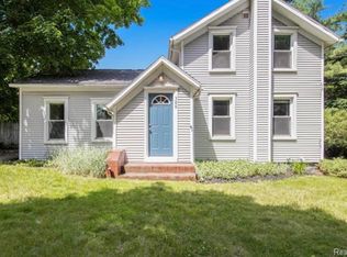 388 Hillsdale St, Hillsdale, MI 49242