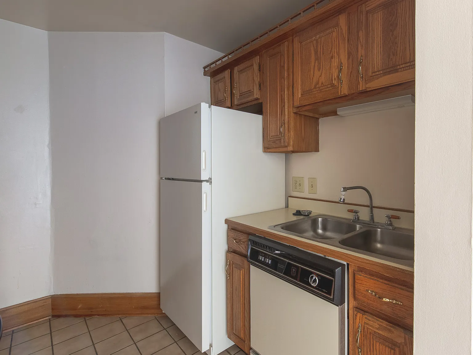 2 bed, 2.0 bath, 1200 sqft, $1,400 — Photo 4