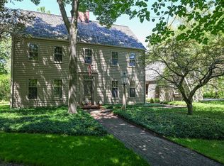 9825 N Deer Run Ln, Mequon, WI 53092