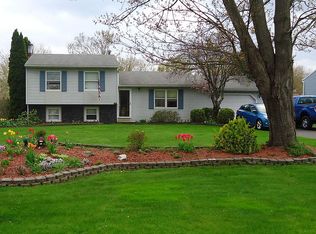 32 Spicewood Ln, Rochester, NY 14624