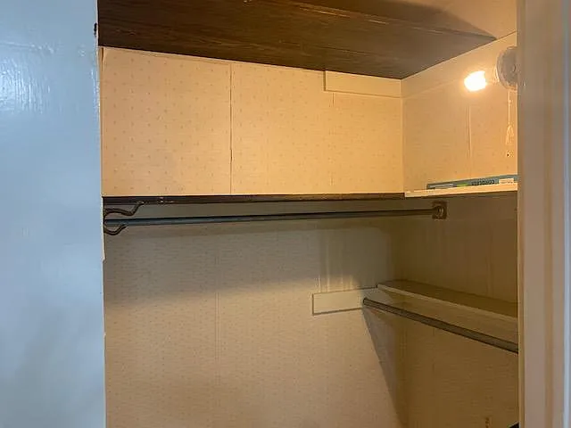5105 Wyandotte St #2S — Photo 24