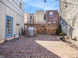 416 Moore St, Philadelphia, PA 19148