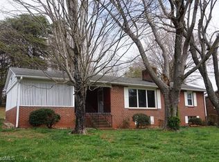 5165 Shattalon Dr, Winston Salem, NC 27106