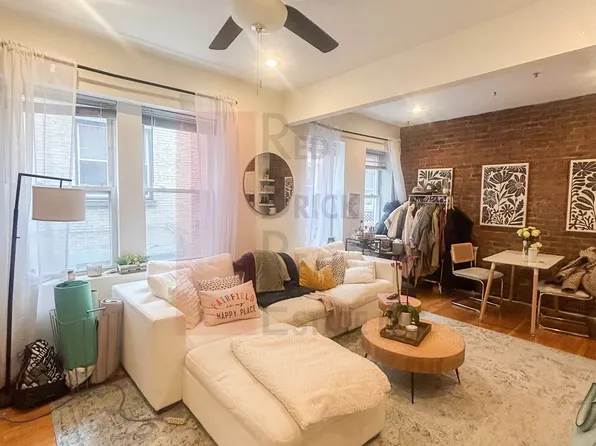 6 Cleveland Pl APT 6, Boston, MA 02113