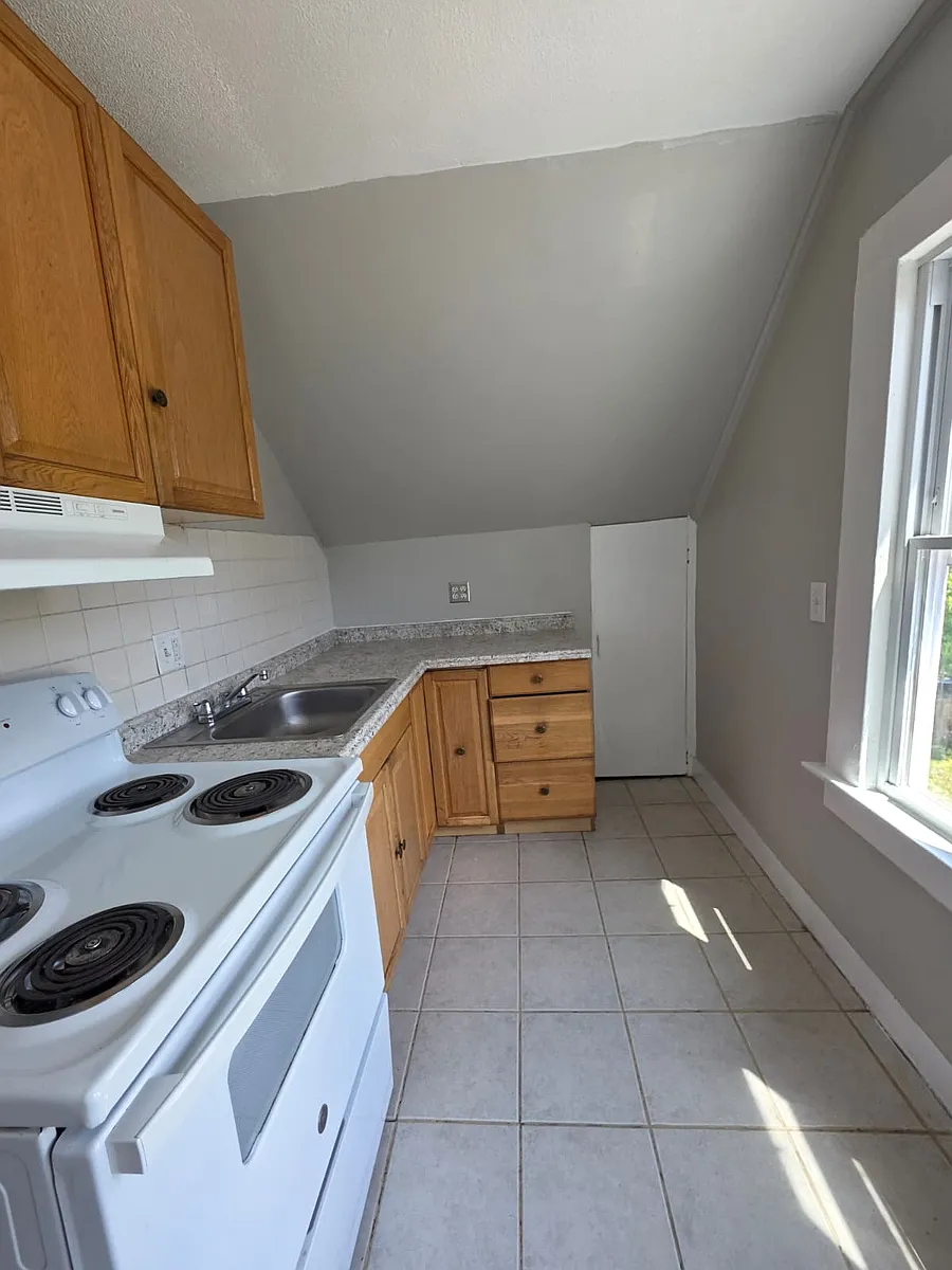 Photo 1 of 13 - 299 Norton St #3A - New Haven, CT Primary Photo - 299 Norton St #3A