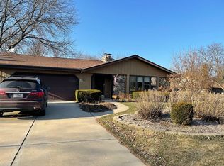 W125S7575 Essex Ct, Muskego, WI 53150