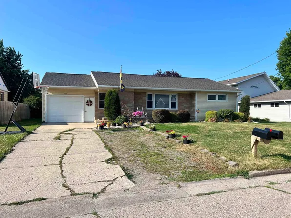 105 Kregel St, Monona, IA 52159