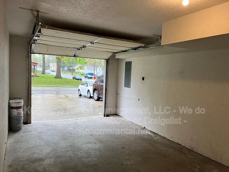 1003 S Hocker Ave — Photo 23