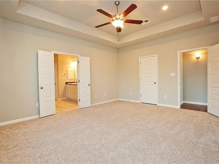 337 Chisholm Trl — Photo 7