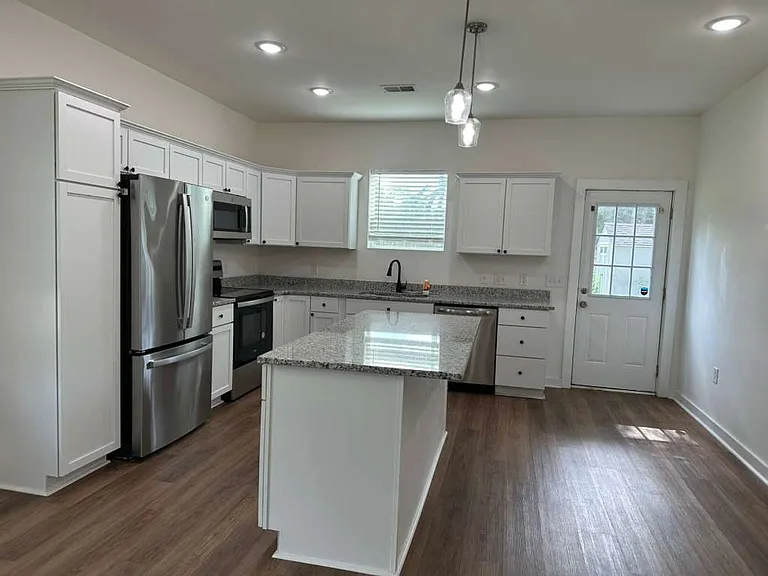 2635 S Allen Dr — Photo 3