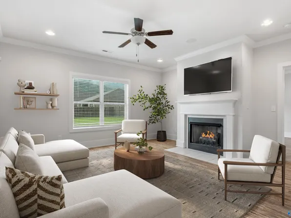 7302 Milas Way SE, Owens Cross Roads, AL 35763