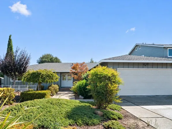 1951 Memorial Dr, Hollister, CA 95023