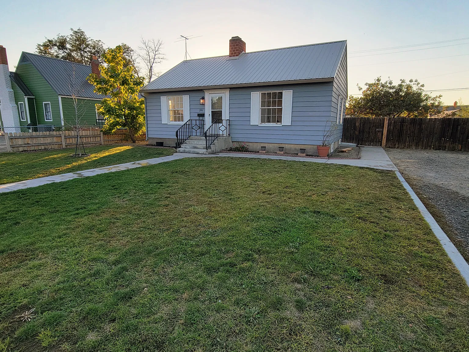 341 NW 2nd St — Photo 2