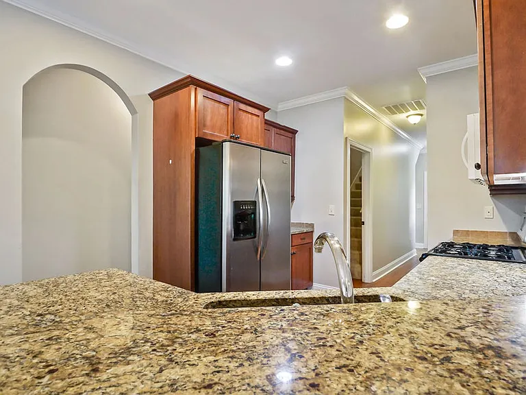 710 Valley St — Photo 22