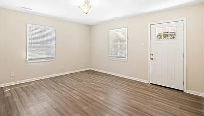 613 Grantland Dr — Photo 3