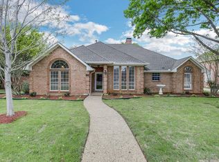 1414 Hidden Oaks Cir, Corinth, TX 76210