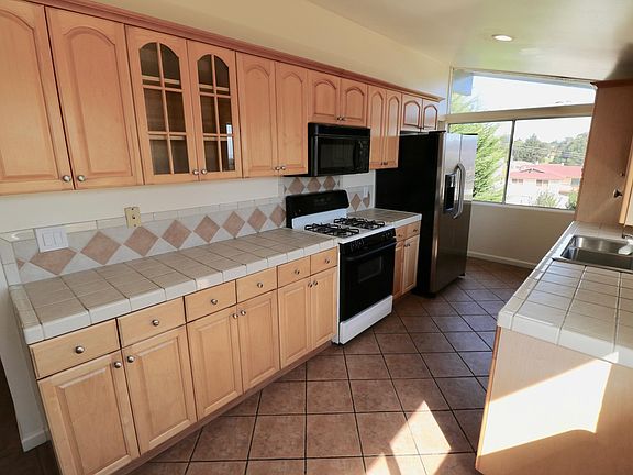 5th image of 2273 Shannon Dr