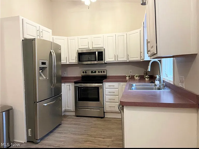18563 Royalton Rd — Photo 2