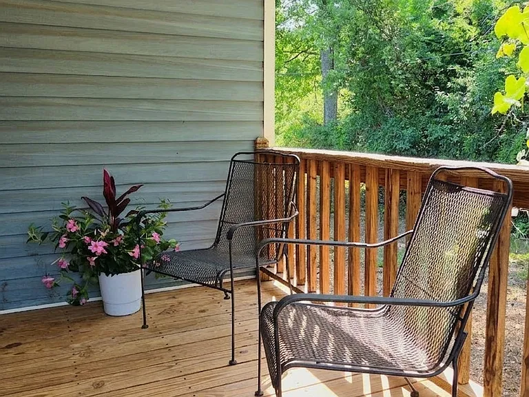 147 Lakemont Dr #B — Photo 2