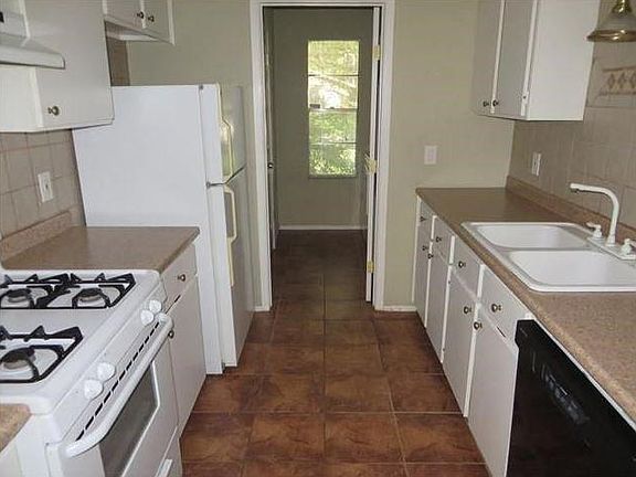 Kitchen - Sink, Dishwasher