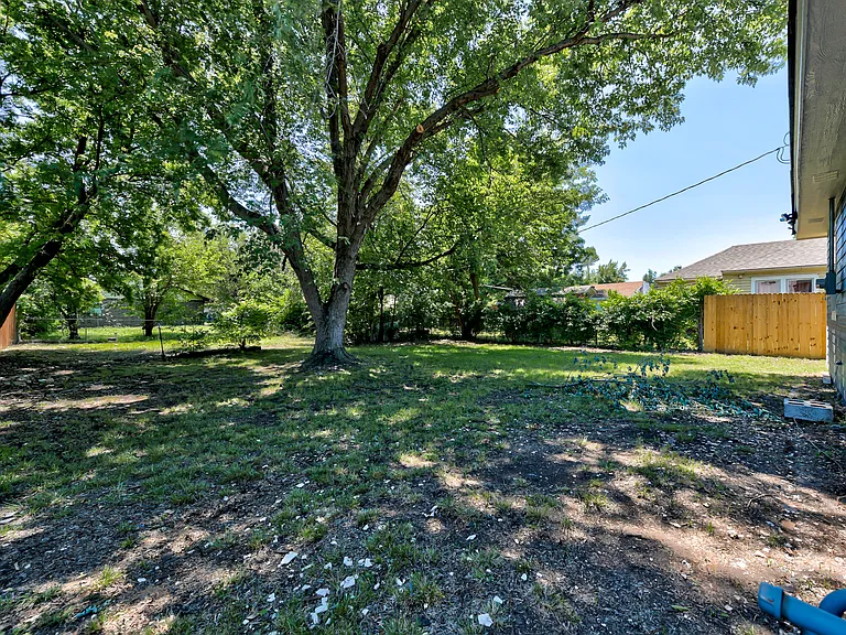 2416 SW 33rd St — Photo 33