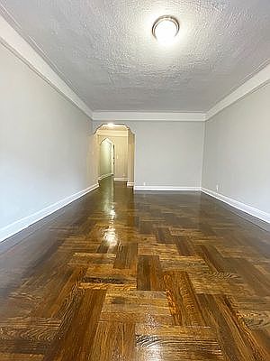 4th image of 189 E 18th St APT 4