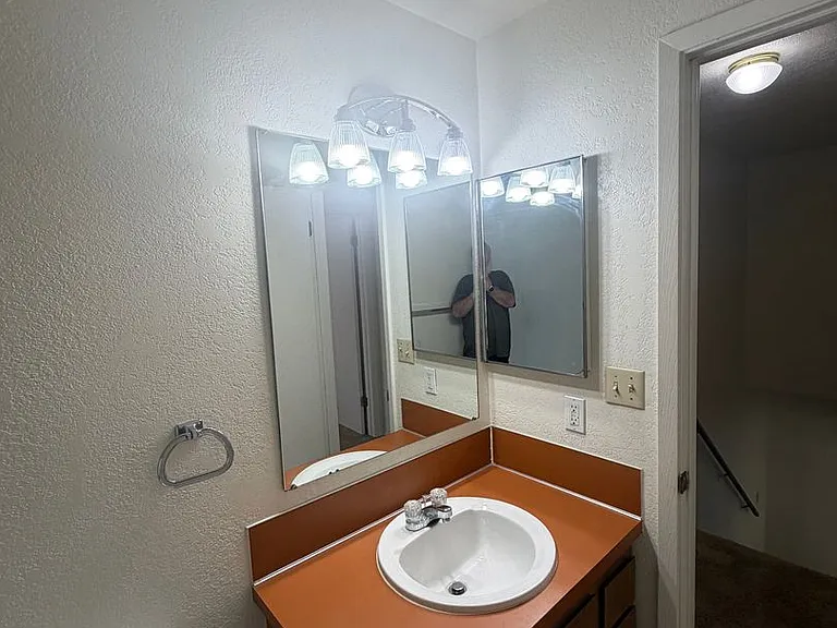 1228 S Juniper St — Photo 35