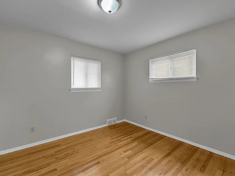 26800 Van Buren Rd — Photo 13