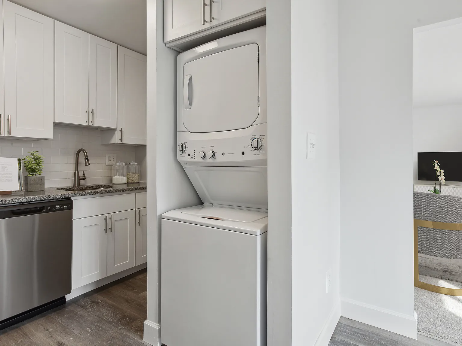 Hallfield Apartments — Photo 4