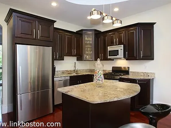 470 Commonwealth Ave APT 3, Boston, MA 02215