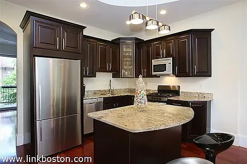 470 Commonwealth Ave Photo 1