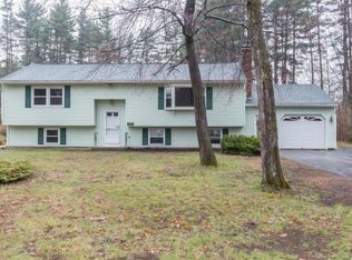 22 Sand Hill Rd, Hudson, NH 03051