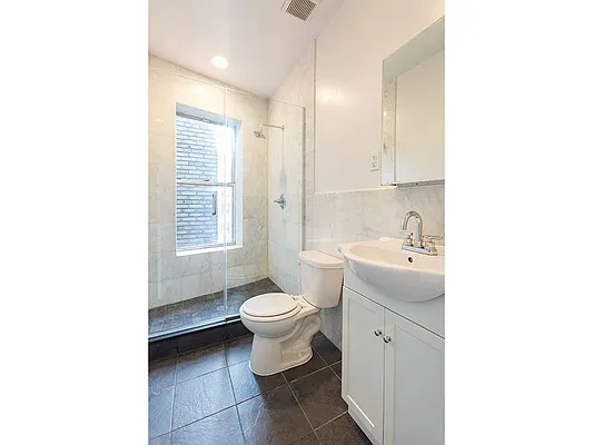 Rented by MNS | media 18