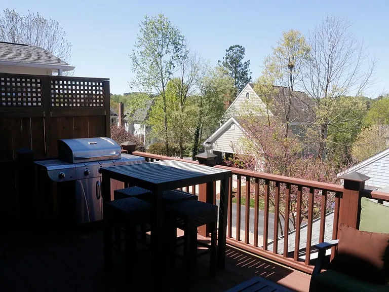 Main floor deck