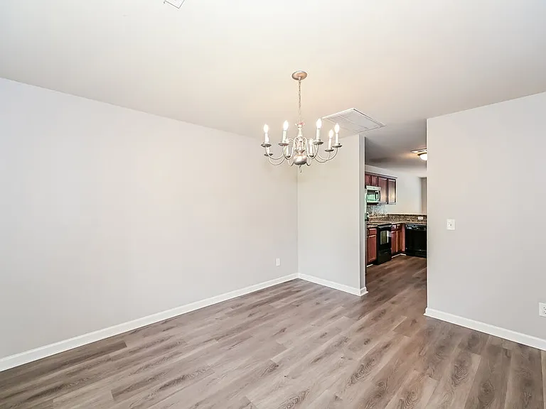 167 Lyndhurst Dr — Photo 6