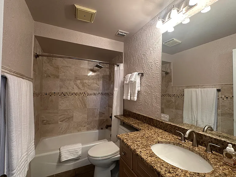 402 Club Dr — Photo 8