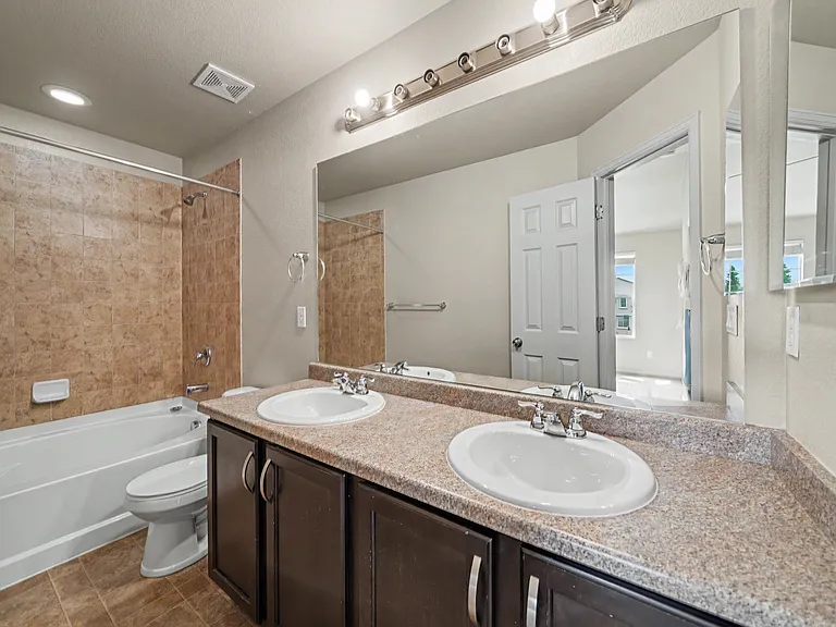 5493 Cross Creek Dr — Photo 10