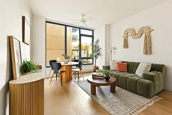 Living room, photo 1